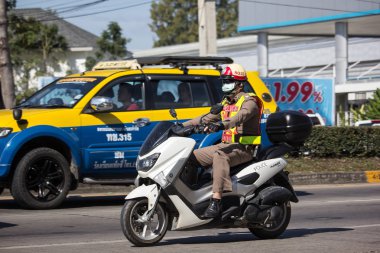 Chiangmai, Tayland - 4 Ocak 2019: Motosiklet ve polis Maejo polis karakolu. Yol no.1001, Chiangmai iş alanı 8 km.