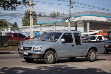 Chiangmai, Tayland - 4 Ocak 2019: Özel Isuzu kamyonet. Yol no.1001 Chiangmai şehir merkezine 8 km.