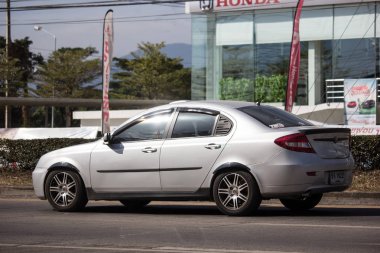 Chiangmai, Tayland - 4 Ocak 2019: Özel araba, Proton Persona. Fotoğrafa yol no.121 8 km şehir merkezine Chiangmai, Tayland.
