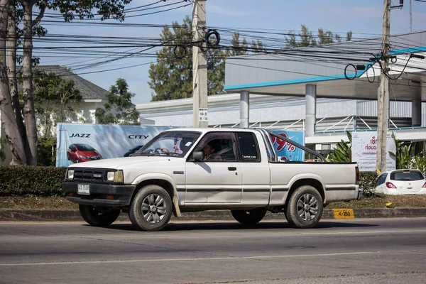 Chiangmai, Tayland - 4 Ocak 2019: Özel Pick up, eski Mazda Bt2500. fotoğrafa yol no.121 8 km şehir merkezine Chiangmai, Tayland.