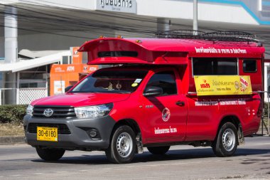 Chiangmai, Tayland - 4 Ocak 2019: Kırmızı taksi chiang mai. Şehirde ve çevresinde servis. Chiangmai İş Bölgesi'ne 8 km mesafedeki yol no.1001 8 km.