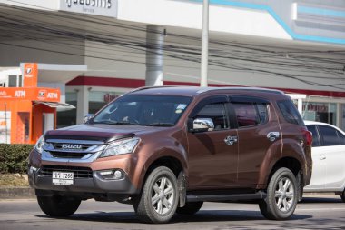 Chiangmai, Tayland - 4 Ocak 2019: Özel Suv araba Isuzu Mu Mu-x. Yol no.1001 Chiangmai iş alanı 8 km.