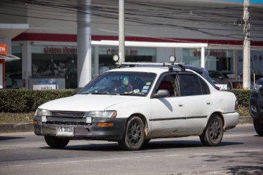 Chiangmai, Tayland - 4 Ocak 2019: Özel Old araba, Toyota Corolla. Fotoğraf Road Hayır 121 hakkında 8 km şehir merkezine Chiangmai, Tayland.