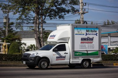 Chiangmai, Tayland - 4 Ocak 2019: Özel Isuzu Dmax kamyonet Nopparat şirketi. Yol no.1001 Chiangmai şehir merkezine 8 km.
