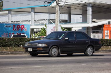 Chiangmai, Tayland - 4 Ocak 2019: Özel Old araba, Toyota Corona. Yol no.1001, Chiangmai iş alanı 8 km.