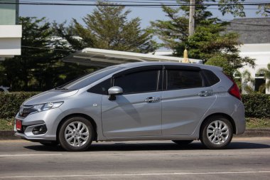 Chiangmai, Tayland - 14 Ocak 2019: Özel şehir araba Honda Jazz. 5 kapı hatchback otomobil. Yol no.121 şehir merkezine Chiangmai Tayland hakkında 8 km, fotoğraf.