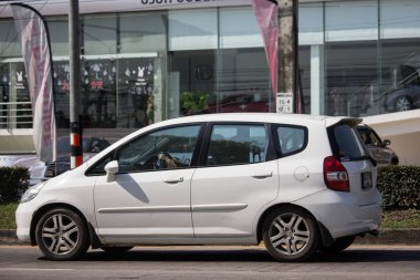 Chiangmai, Tayland - 14 Ocak 2019: Özel şehir araba Honda Jazz. 5 kapı hatchback otomobil. Yol no.121 şehir merkezine Chiangmai Tayland hakkında 8 km, fotoğraf.