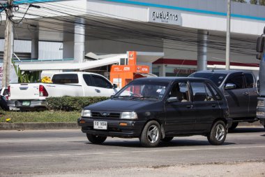 Chiangmai, Tayland - 14 Ocak 2019: Özel Sedan araba Ford Festiva Amerikan araba motorlarının. Yol no.1001, Chiangmai şehir merkezine 8 km.