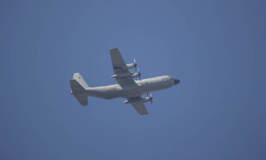 Chiangmai, Tayland - 21 Ocak 2019: C-130 Kraliyet Tayland Hava Kuvvetleri. Chiangmai Havaalanı'ndan çıkar.