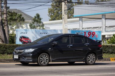 Chiangmai, Tayland - 14 Ocak 2019: Özel Honda City kompakt araç. Japon üretici Honda tarafından üretilen. Fotoğrafa yol no.121 8 km şehir merkezine Chiangmai, Tayland.