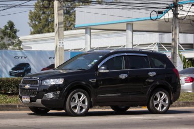 Chiangmai, Tayland - 14 Ocak 2019: Özel Suv araba, Chevrolet captiva. Fotoğrafa yol no.121 8 km şehir merkezine Chiangmai, Tayland.