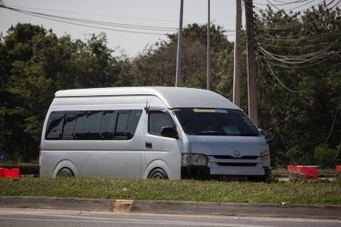 Chiangmai, Tayland - 14 Ocak 2019: Özel Toyota banliyö van. Yol no.121 şehir merkezine Chiangmai Tayland hakkında 8 km, fotoğraf.