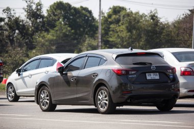 Chiangmai, Tayland - 14 Ocak 2019: Özel şehir otomobili, Mazda 3. Fotoğraf Road Hayır 121 hakkında 8 km şehir merkezine Chiangmai, Tayland.