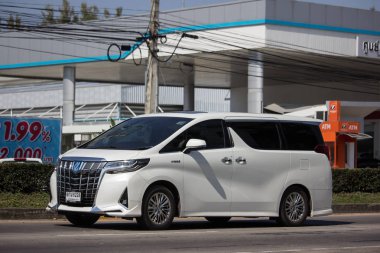 Chiangmai, Tayland - 14 Ocak 2019: Özel Toyota Alphard lüks Van. Fotoğraf Road'da yok 121 hakkında 8 km şehir merkezine Chiangmai Tayland.