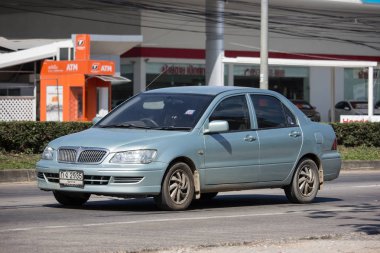 Chiangmai, Tayland - 16 Ocak 2019: Özel araba, Mitsubishi Lancer. Fotoğraf Road Hayır 121 hakkında 8 km şehir merkezine Chiangmai, Tayland.