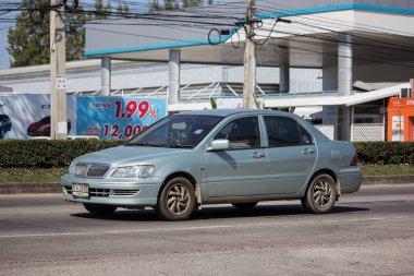 Chiangmai, Tayland - 16 Ocak 2019: Özel araba, Mitsubishi Lancer. Fotoğraf Road Hayır 121 hakkında 8 km şehir merkezine Chiangmai, Tayland.