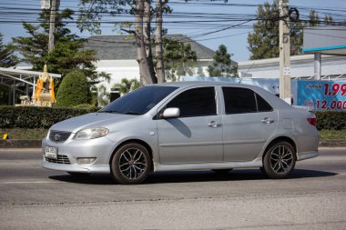 Chiangmai, Tayland - 16 Ocak 2019: Özel Sedan araba Toyota Vios. Yol no.1001 Chiangmai iş alanı 8 km.