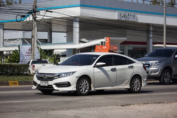 Chiangmai, Tayland - 14 Ocak 2019: Özel Sedan araba Honda Automobil, Onuncu nesil Honda Civic. Yol no.1001 Chiangmai iş alanı 8 km.