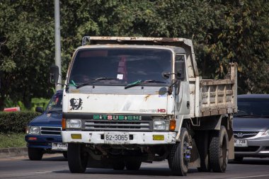 Chiangmai, Tayland - 18 Ocak 2019: Özel Mitsubishi Canter damperli kamyon. Fotoğrafa yol no.121 8 km şehir merkezine Chiangmai, Tayland.