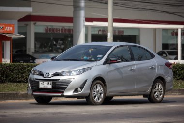Chiangmai, Tayland - 22 Ocak 2019: Yeni özel Sedan araba toyota Yaris Ativ Eko Kiralık. Fotoğraf Road'da yok 121 hakkında 8 km şehir merkezine Chiangmai Tayland.