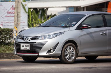 Chiangmai, Tayland - 22 Ocak 2019: Yeni özel Sedan araba toyota Yaris Ativ Eko Kiralık. Fotoğraf Road'da yok 121 hakkında 8 km şehir merkezine Chiangmai Tayland.