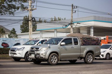 Chiangmai, Tayland - 22 Ocak 2019: Özel Toyota Hilux Vigo kamyonet. Yol no.1001 Chiangmai şehir merkezine 8 km.
