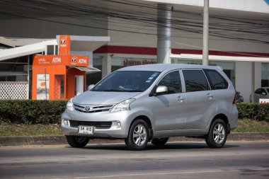 Chiangmai, Tayland - 22 Ocak 2019: Özel Toyota Avanza araba. Mini Suv araç Urbun Kullanıcı için. Yol no.121 şehir merkezine Chiangmai Tayland hakkında 8 km, fotoğraf.