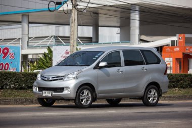 Chiangmai, Tayland - 22 Ocak 2019: Özel Toyota Avanza araba. Mini Suv araç Urbun Kullanıcı için. Yol no.121 şehir merkezine Chiangmai Tayland hakkında 8 km, fotoğraf.