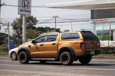 Chiangmai, Tayland - 22 Ocak 2019: Özel pikap araba, Ford Ranger. Yol no.1001, Chiangmai şehir merkezine 8 km.
