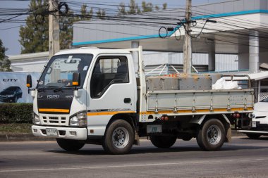 Chiangmai, Tayland - 28 Eylül 2018: Özel Isuzu kargo kamyon. Fotoğrafa yol no.1001 8 km şehir merkezine Chiangmai, Tayland.