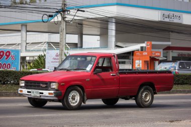 Chiangmai, Tayland - 22 Ocak 2019: Özel eski pikap araba, Toyota Hilux güçlü X. Yol no.1001, Chiangmai şehir merkezine 8 km.