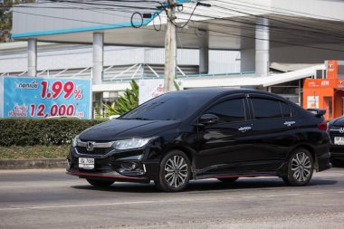 Chiangmai, Tayland - 22 Ocak 2019: Özel Honda City kompakt araç. Japon üretici Honda tarafından üretilen. Fotoğrafa yol no.121 8 km şehir merkezine Chiangmai, Tayland.