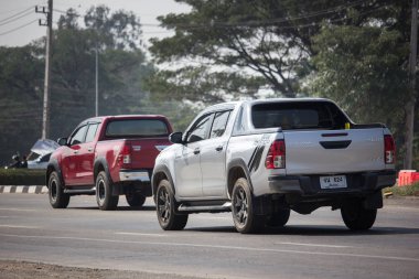 Chiangmai, Tayland - 29 Ocak 2019: Özel pikap kamyon yeni araba Toyota Hilux Revo Rocco. Yol no.1001, Chiangmai şehir merkezine 8 km.