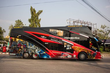 Chiangmai, Tayland - 16 Şubat 2019: Özel seyahat otobüs. Fotoğraf Chiangmai otobüs istasyonu.