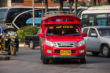 Chiangmai, Tayland - 16 Şubat 2019: Kırmızı Mini kamyon taksi Chiangmai. Hizmet Chiangmai şehir içinde. Ana otobüs istasyonuna Chiangmai, fotoğraf.