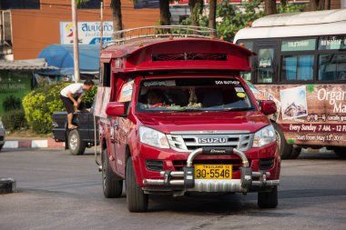 Chiangmai, Tayland - 16 Şubat 2019: Kırmızı Mini kamyon taksi Chiangmai. Hizmet Chiangmai şehir içinde. Ana otobüs istasyonuna Chiangmai, fotoğraf.