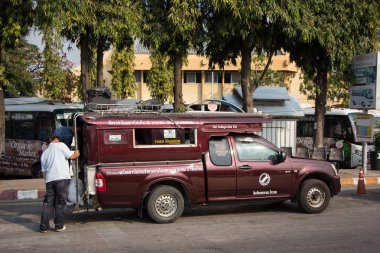 Chiangmai, Tayland - 16 Şubat 2019: Kırmızı Mini kamyon taksi Chiangmai. Hizmet Chiangmai şehir içinde. Ana otobüs istasyonuna Chiangmai, fotoğraf.