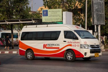 Chiangmai, Tayland - 16 Şubat 2019: Prempracha şirket van. Mae hong son ve Chiangmai yönlendirmek. Fotoğraf Chiangmai otobüs istasyonu, Tayland.