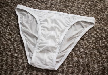Chiangmai, Tayland - 20 Şubat 2019: Ürün Elle Homme, Men bikini iç çamaşırı bir kadeh. Yapılan %79.50 Polyemide + %20,50 Roica kumaş.