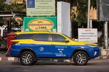 Chiangmai, Tayland - 16 Şubat 2019: Sarı mavi taksi metre chiangmai, şehir otobüs yolcu için. Fotoğraf Chiangmai otobüs istasyonu.