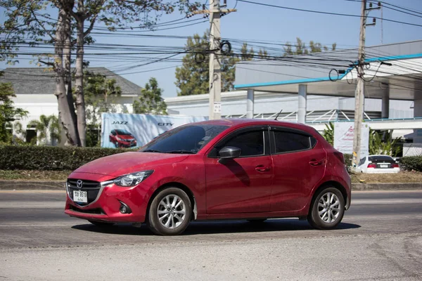 Chiangmai, Tayland - 4 Şubat 2019: Özel Eko Kiralık Mazda 2. Yol no.1001 Chiangmai iş alanı 8 km.