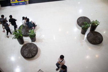 Chiangmai, Tayland - 21 Şubat 2019: Koltuk merkezi Festival Chiang mai içinde dinleniyor. Yeni iş Plaza Chiangmai.