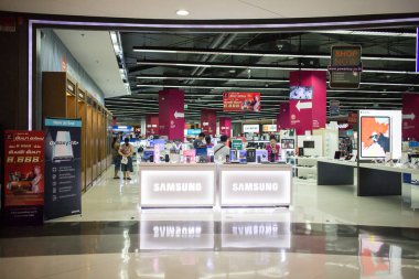 Chiangmai, Tayland - 21 Şubat 2019: Powerbuy Eelectronic alışveriş merkezi Festival Chiangmai içinde. Fotoğraf Merkezi Festival chiang Mai.