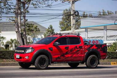 Chiangmai, Tayland - 4 Şubat 2019: Özel pikap Araba, Ford Ranger. Yol no.1001, Chiangmai şehir merkezine 8 km.