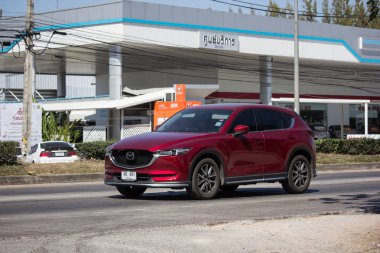 Chiangmai, Tayland - 4 Şubat 2019: Özel otomobil, Mazda Cx-5, cx5. Yol no.1001, Chiangmai iş alanı 8 km.
