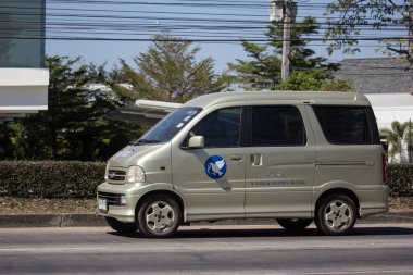 Chiangmai, Tayland - 4 Şubat 2019: Özel Daihatsu eski Van araba. Fotoğrafa yol no.1001 8 km şehir merkezine Chiangmai, Tayland.