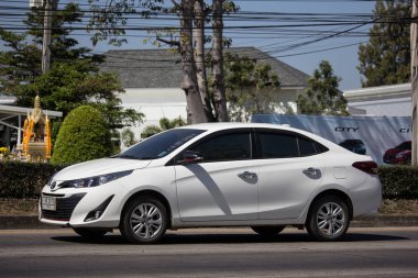 Chiangmai, Tayland - 4 Şubat 2019: Yeni özel Sedan araba toyota Yaris Ativ Eko Kiralık. Fotoğraf Road'da yok 121 hakkında 8 km şehir merkezine Chiangmai Tayland.