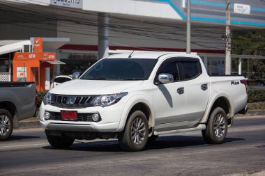 Özel araba, Mitsubishi Triton kamyonet.