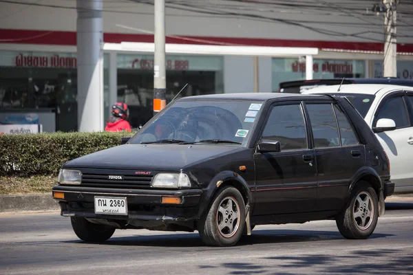 Carro privado velho, Toyota Starlet . — Fotografia de Stock