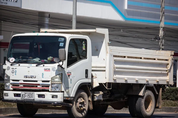 Camión de descarga privado isuzu . — Foto de Stock